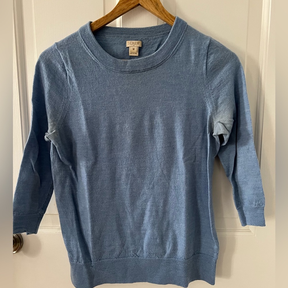 Size M, J Crew blue tippi sweater. Good condition.